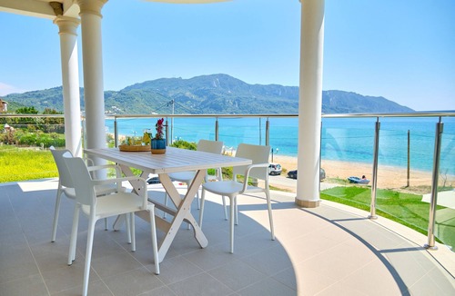 Afionas Apartment | Armikes Beachfront Suite 3 Afionas Corfu