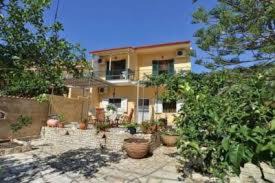 Longos Villa | Arthur House