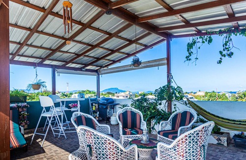 El Batey Apartment | Artist's Loft with private Jacuzzi & Roof Terrace