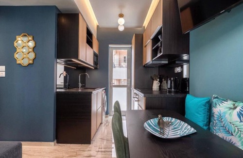 Gazi Apartment | Artistic apt in Gazi with terrace by GHH