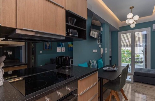 Gazi Apartment | Artistic apt in Gazi with terrace by GHH