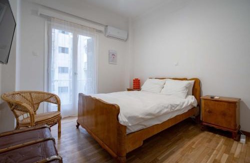 Agios Panteleimonas Apartment | Artistic Bright Apartment - Attiki Metro by ΜΡS