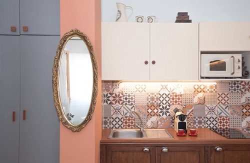 Plaka Apartment | Arty loft flat+BEST Location in Monastiraki/Plaka Athina