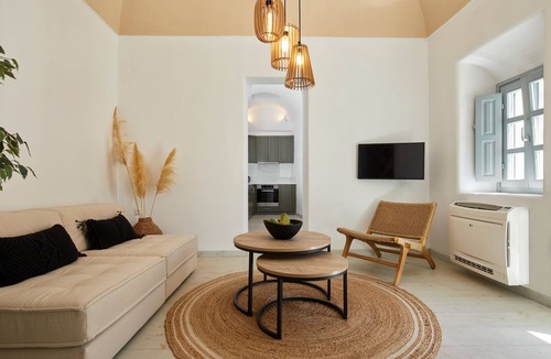 Pyrgos Bed & Breakfast | Arxegono Cave Houses Santorini