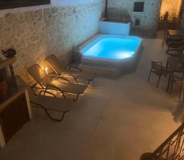 Asites Apartment | Asmani Apartments with pool