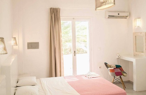 Perissa House | Aspro Phos Double Room BB Garden View