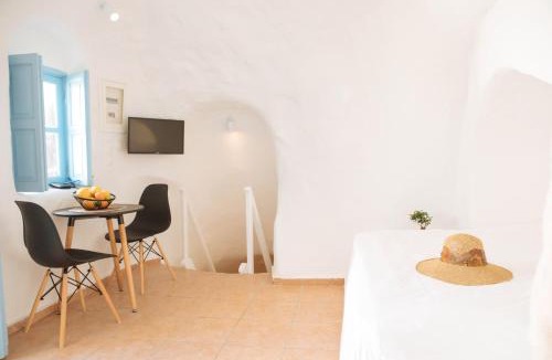 Finikia Villa | Athiri by A Terre Cave Villas