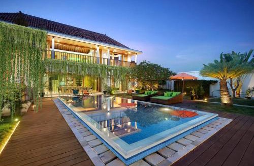 Berawa Villa | ATLAS BEACH FEST CHILL 6bed VILLA LOVED by BiG GROUPS EASY Walk to Beach