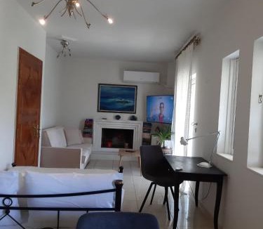 Korydallos Apartment | Aura