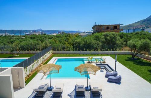 Tsikalaria Villa | Aurea Estate Luxury Villas - Padel court