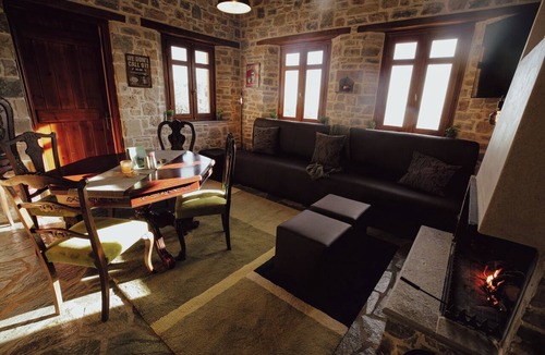 Makrynitsa Hotel | AURORA-INN