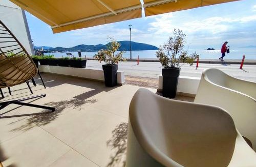 Nea Peramos Apartment | Aurora suite