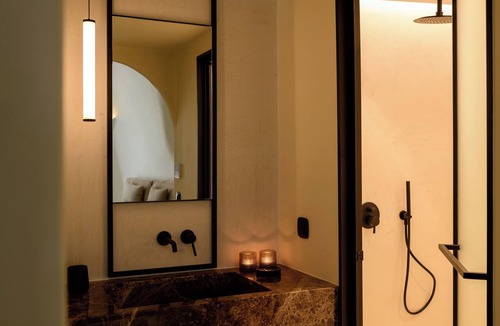 Pyrgos Hotel | Avelora Suites