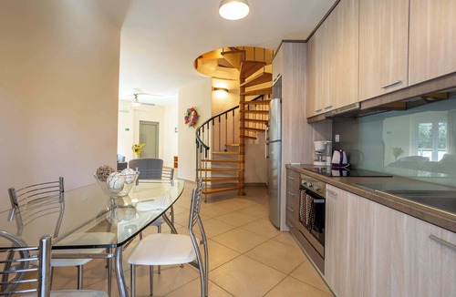 Avia House | Avia Blue Maisonette - Steps from the Sea