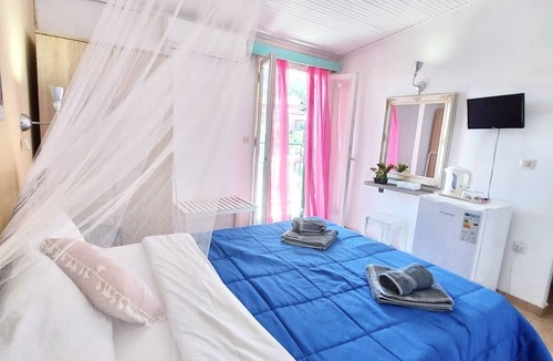 Benitses Hotel | Avra Budget Beach Hotel