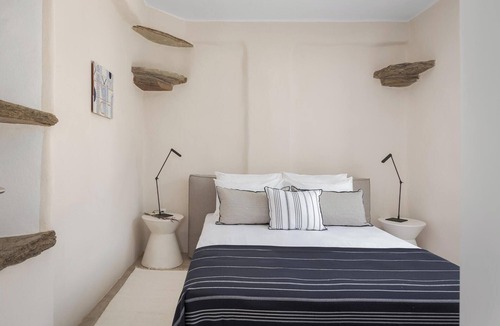 Tinos Town Hotel | Azure 3, Morfes Luxury Apartments