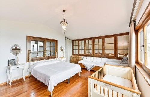 Mola Kalyva Villa | Azure Coast Seafront Retreat