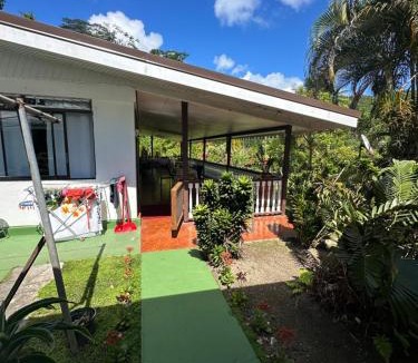 Teahupoo Bed & Breakfast | B&B chez Anouk