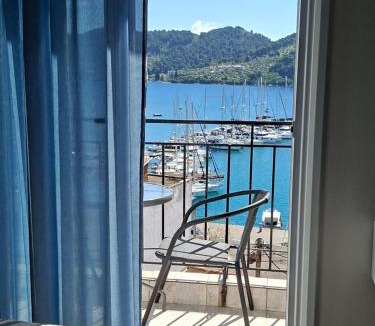 Skiathos Town Hotel | Babis