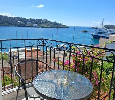 Skiathos Town Hotel | Babis
