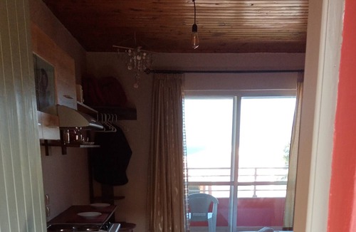 Agia Pelagia Chlomou Apartment | Basic studio with sea view