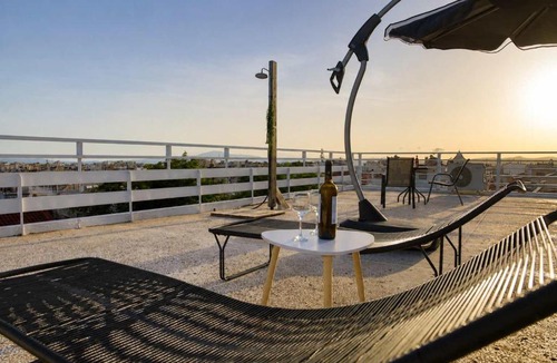 Kalamata Apartment | Bay View - Bright Modern Penthouse in Center