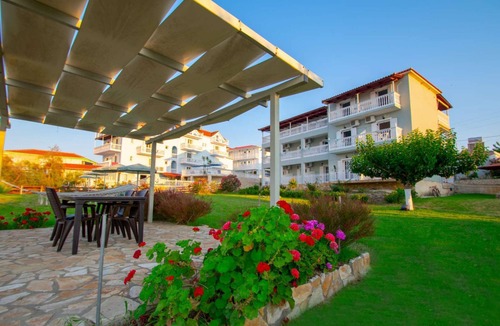 Amoudi Apartment | Baywatch 8 apt right on the water