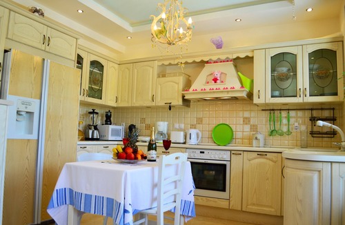 Maleme Villa | Beach at 400mt★ Walk to Taverna & Grocery★ Seaview