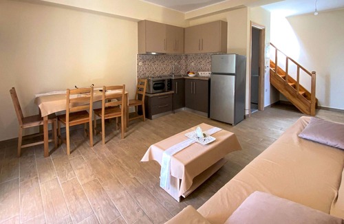 Skaloma Apartment | Beach front apartment in Nafpaktos with WiFi