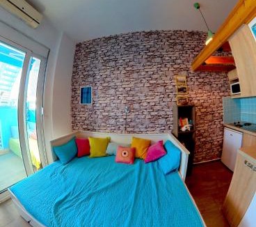 Haraki Apartment | Beach Studio - Sleeps 2 & Private Ocean Terrace