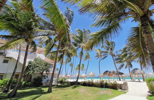 Bavaro Villa | BEACH Villa Garden View 8 people POOL BBQ WIFI PARKING KITCHEN BALCONY