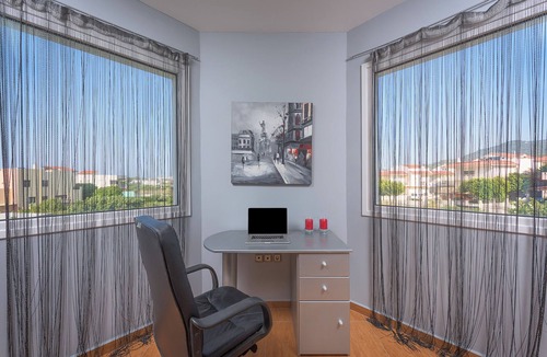 Petaloudes Villa | Beachclose, Private Pool, Gym: Sunny Breeze Villa
