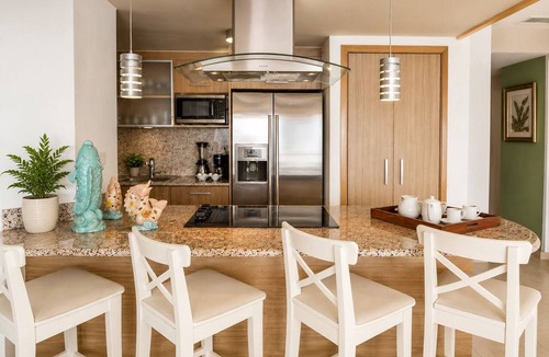 Villas Del Mar Apartment | Beachfront| 11th Floor | BalconyDining| 80"SmartTV