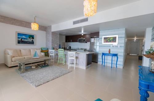 Juan Dolio - El Pueblo Apartment | Beachfront| 3BR| King Bed| Full Kitchen| 170m²