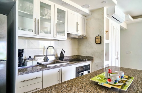 Villas Del Mar Apartment | Beachfront 4th Floor | King Bed | Pool & Beach Access