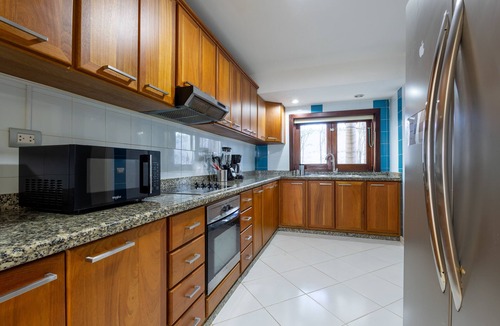 Bavaro Villa | Beachfront 8BR Villa with Pool & Maid