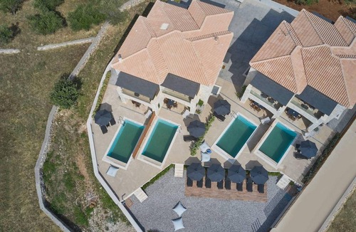 Riglia Villa | Beachfront Alassa Villas with Private Pools
