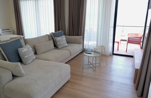 Radhime Apartment | Beachfront Apartment