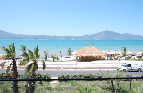 Radhime Apartment | Beachfront Apartment