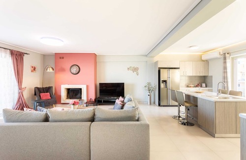 Spata-Artemida House | Beachfront Artemida Retreat - Peony Seabreeze Gem