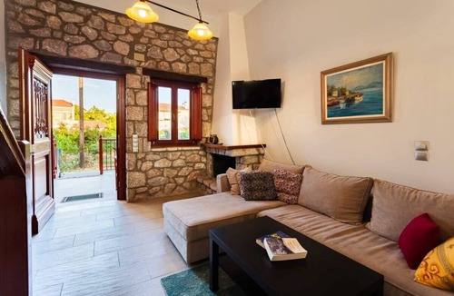 Paralio Astros House | Beachfront Astros Villa - Dukes Seaside Nest