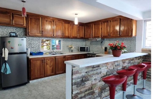 Paraiso Apartment | Beachfront Duplex Apt+Private Jacuzzi+2 QBed+2bath+AC+Wifi+HotWater+Pet Friendly