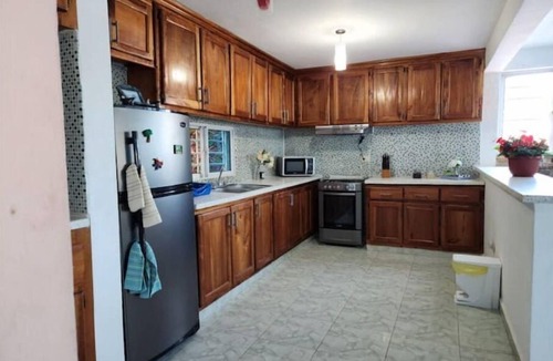 Paraiso Apartment | Beachfront Duplex Apt+Private Jacuzzi+2 QBed+2bath+AC+Wifi+HotWater+Pet Friendly