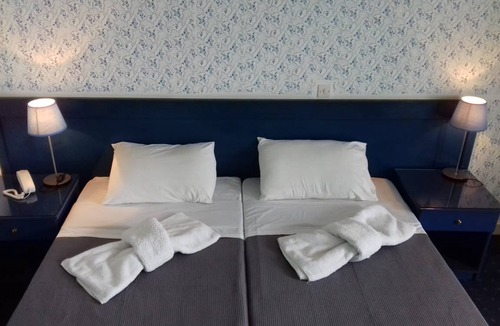 Agia Marina Hotel | Beachfront Executive Suite - Argo Seaside Stays