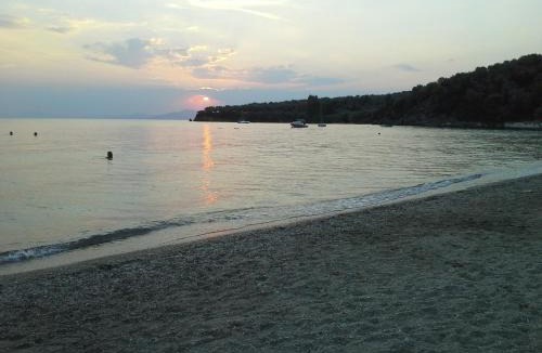 Afissos House | BEACHFRONT HOME FOR 4, KALIFTERI BEACH, AFISSOS