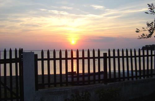 Afissos House | BEACHFRONT HOME FOR 4, KALIFTERI BEACH, AFISSOS