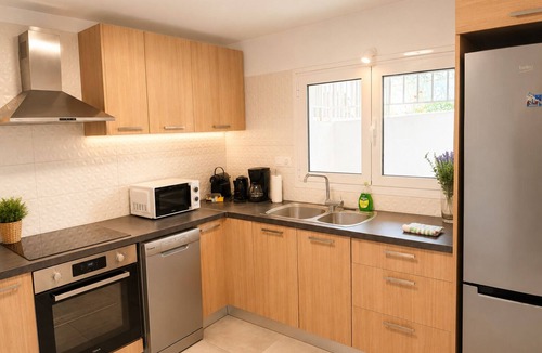Saronida House | Beachfront Jacuzzi Retreat Seaview Walk Everywhere
