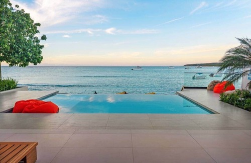 Punta Rucia House | Beachfront Modern Villa with Pool | Azure