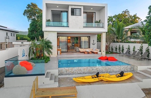 Punta Rucia House | Beachfront Modern Villa with Pool | Azure