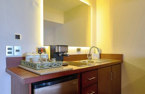 Juan Dolio - El Pueblo Apartment | Beachfront | Private Jacuzzi | Ocean Views | Pool
